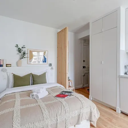 Bnbnook - Charming In The Latin Quarter דירה